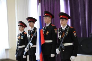 Кадеты из Коммунарки приняли Знамя Победы. Фото предоставил сотрудник управы района Коммунарка