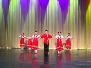 Юных танцоров из Коммунарки наградили званием лауреатов в рамках конкурса «Танцы без границ». Фото: официальная страница школы №338 в социальных сетях