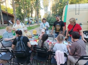 Международный день шоколада отметили в мобильной библиотеке №261 в Липовом парке
